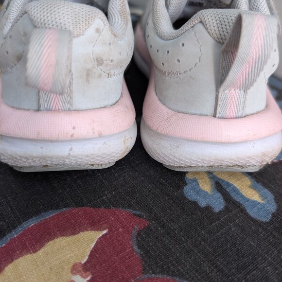 Under Armour shoes - Picture 4 of 6